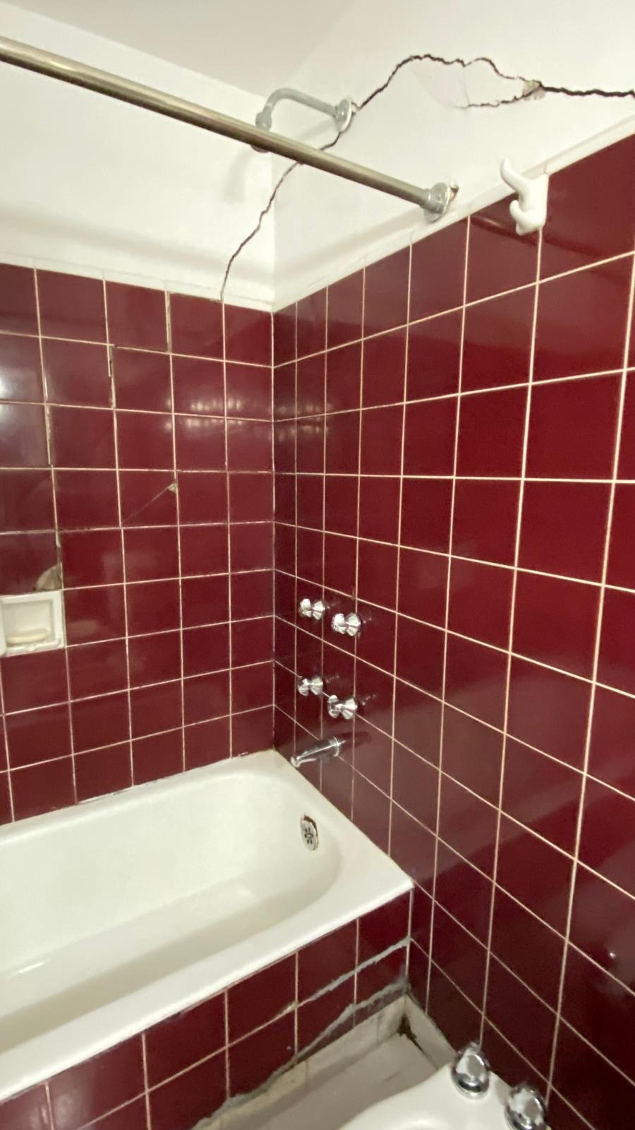 Baño después de la limpieza y recuperación