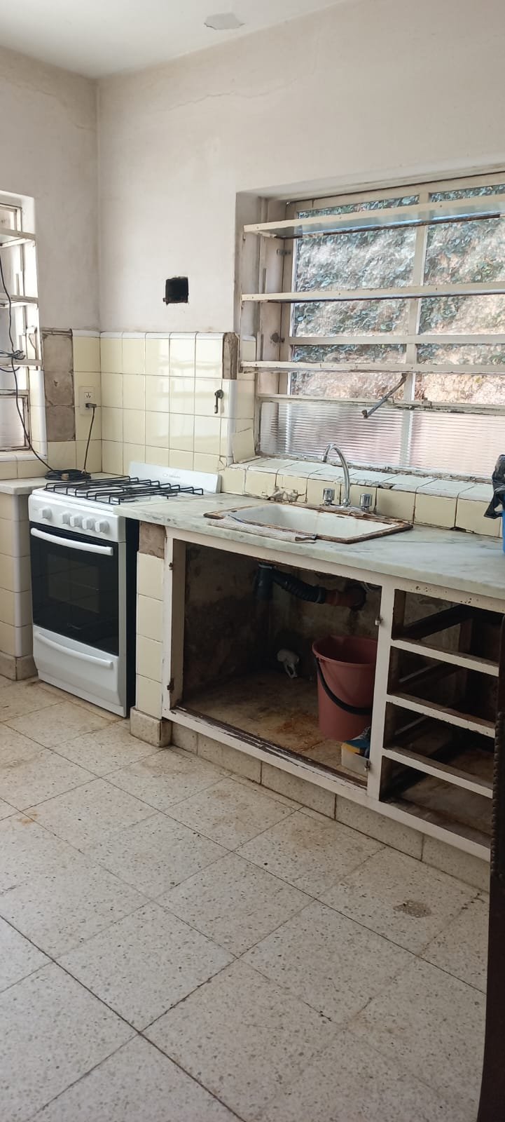 Cocina después de la limpieza y reorganización